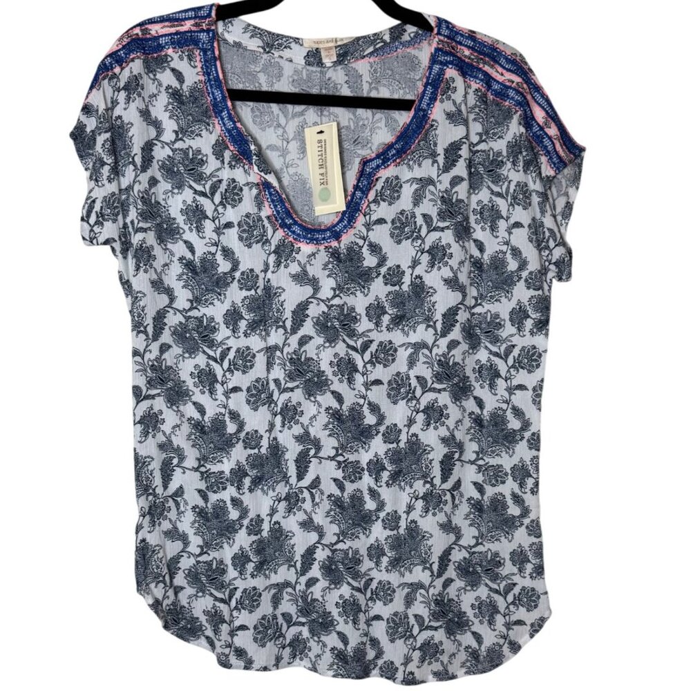 Skies Are Blue Stitch Fix Boho Floral Embroidered Top Size Small NWT Rayon